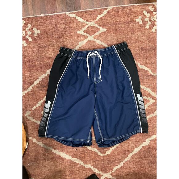Men’s Nike Swim Trunks XL Navy Black Vacation Pool Beach Resort wear - Picture 2 of 5